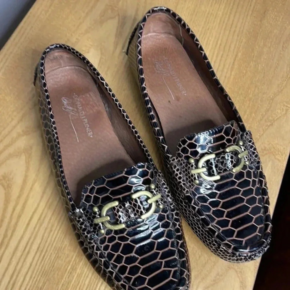 Donald J Pliner • Patent Loafer Faux Alligator • 6.5 - Picture 2 of 10